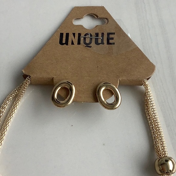 Rhinestone gold plated necklace and earring set. - Picture 4 of 4